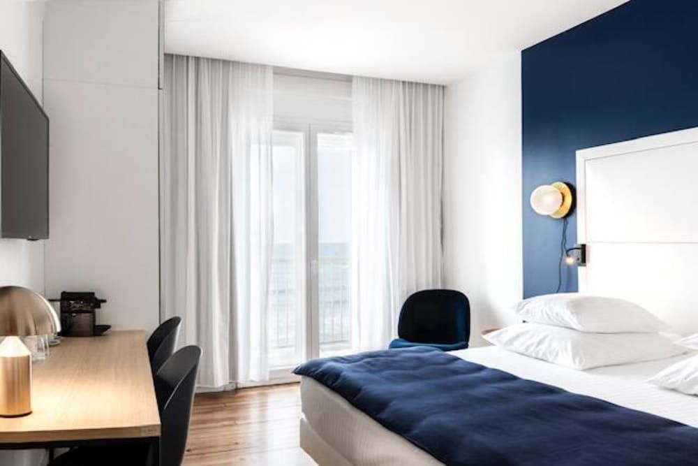 Hotel le Windsor Grande Plage Biarritz Junior Suite, 1 Queen Bed with Sofa bed, Ocean View