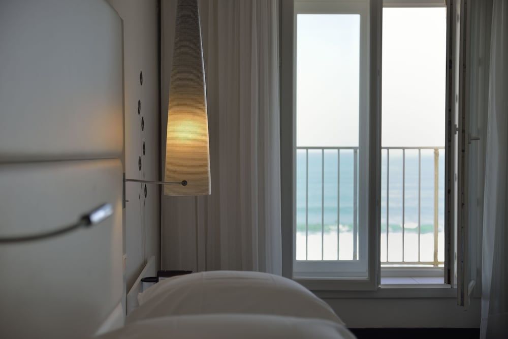 Hotel le Windsor Grande Plage Biarritz Superior Room, Ocean View 6