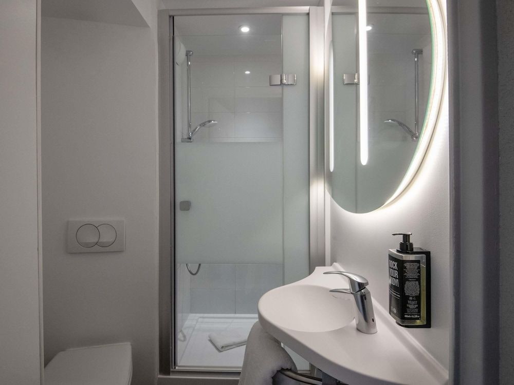 ibis budget Nice Aeroport Promenade des Anglais Double Room 5