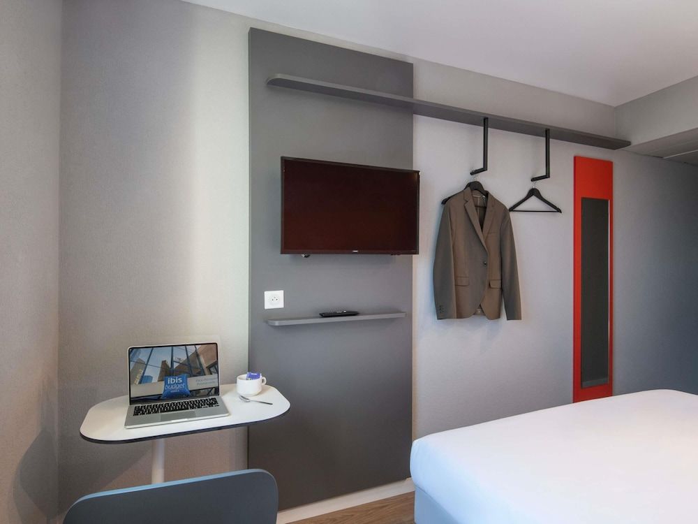 ibis budget Nice Aeroport Promenade des Anglais Double Room 9