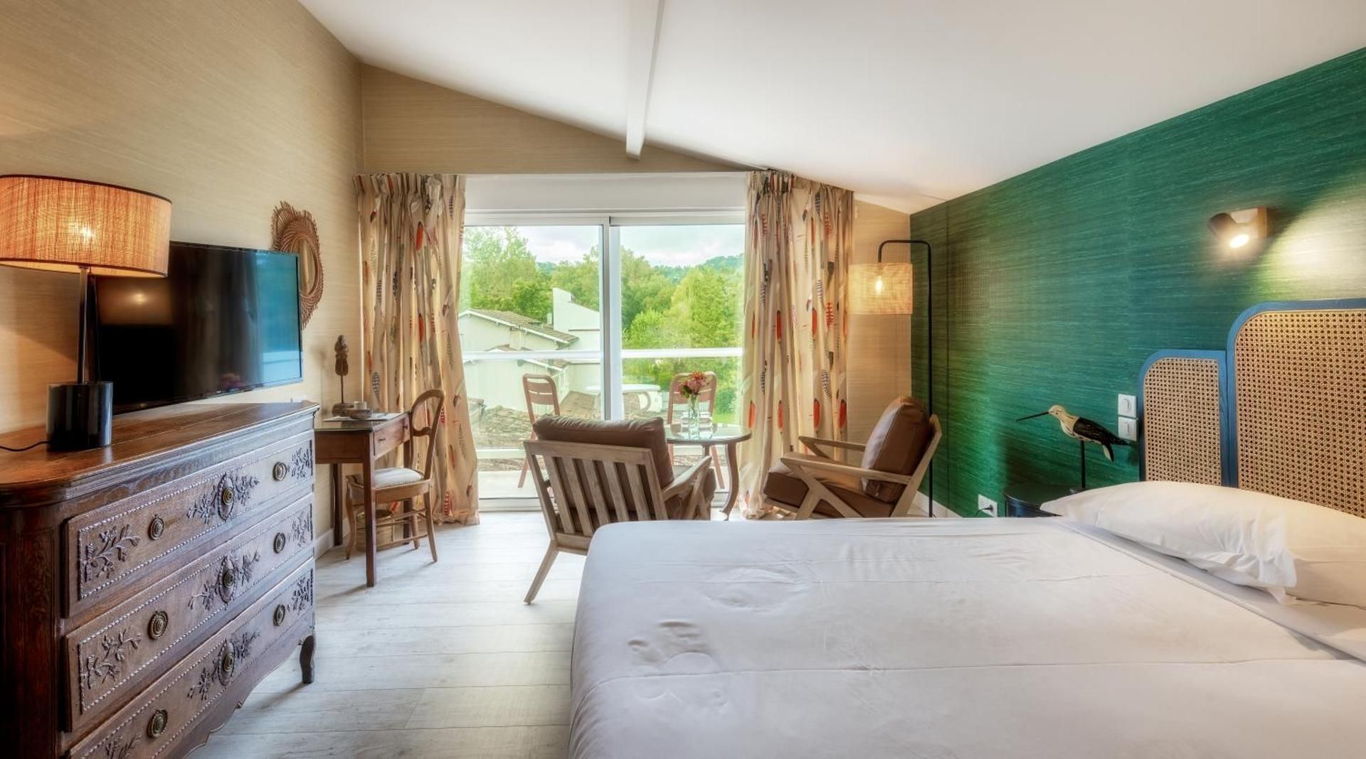 Deluxe Double Room with Balcony Garden View