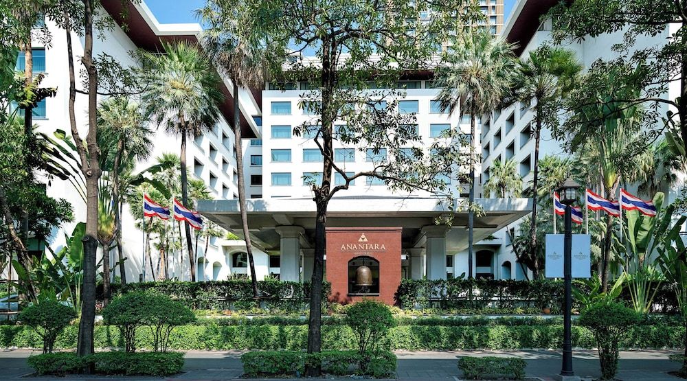 undefined Anantara Siam Bangkok Hotel 4
