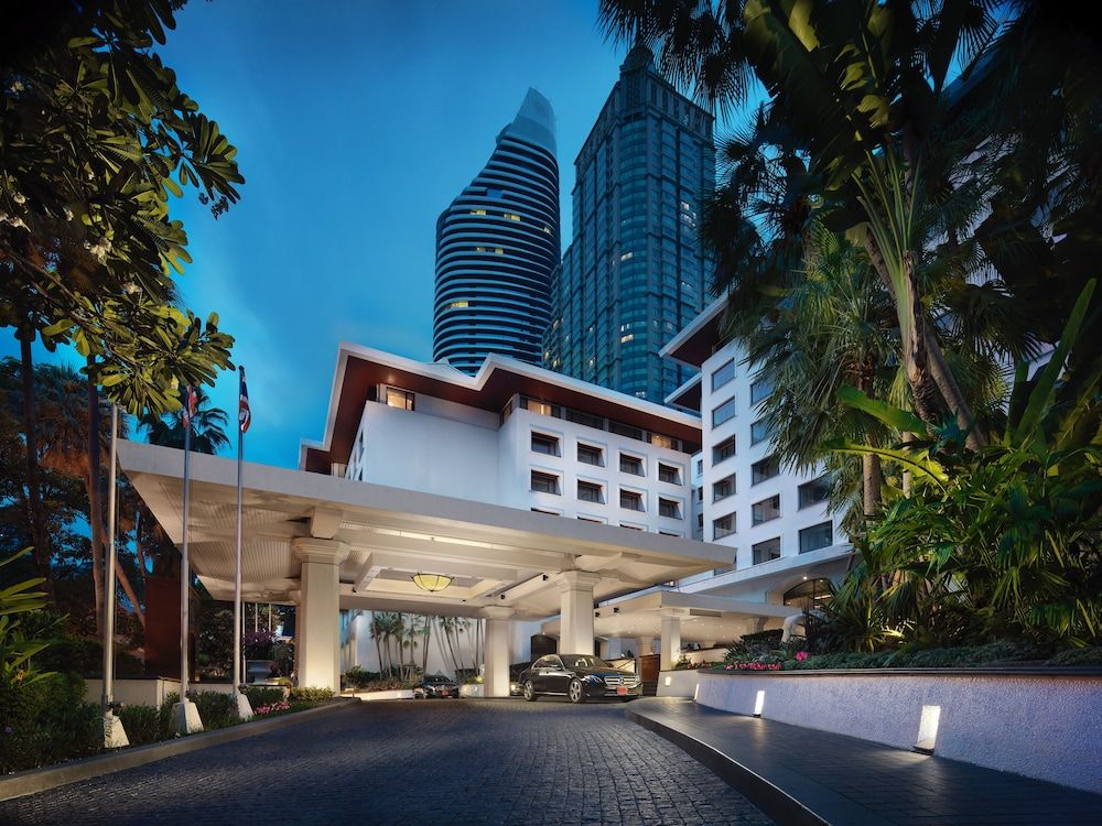 undefined Anantara Siam Bangkok Hotel 4