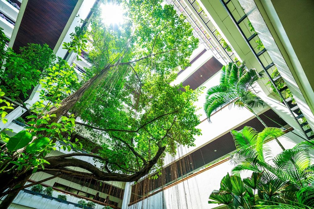 undefined Anantara Siam Bangkok Hotel 4