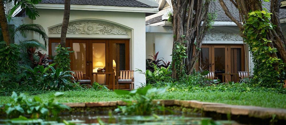 undefined Anantara Siam Bangkok Hotel 3