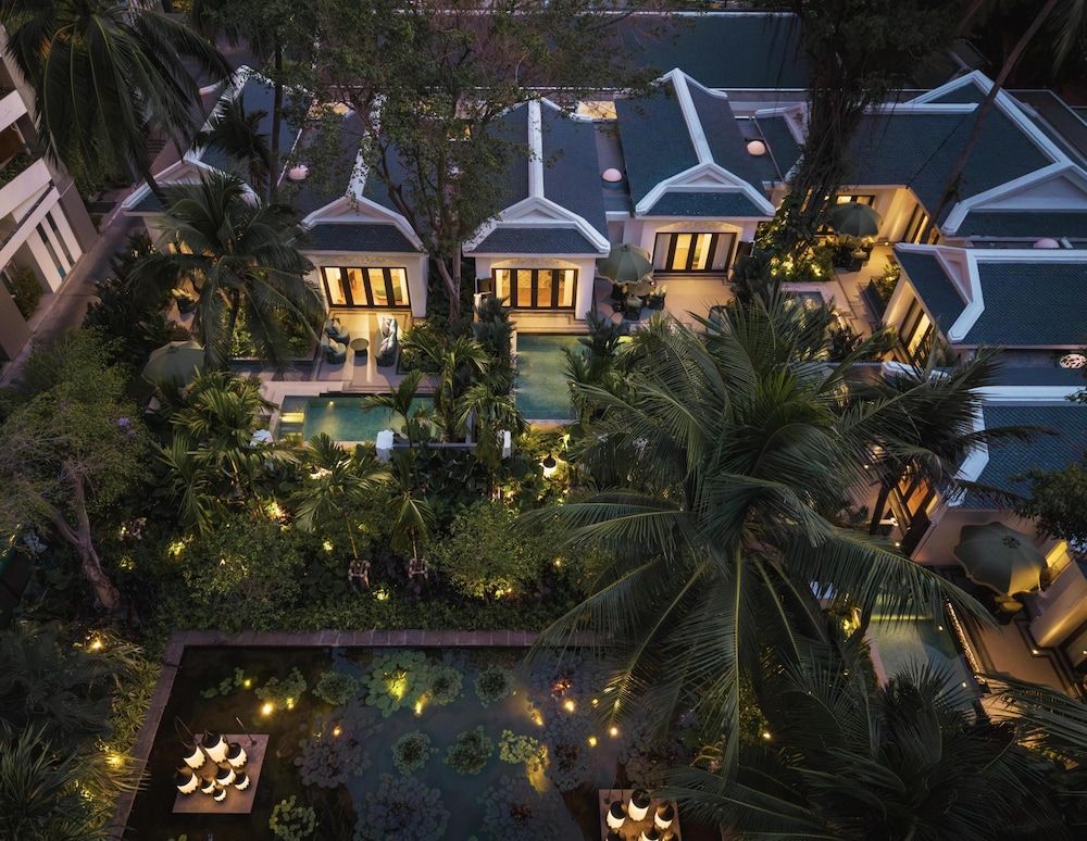 undefined Anantara Siam Bangkok Hotel 8