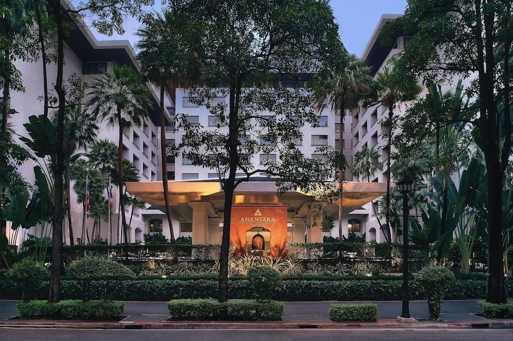 undefined Anantara Siam Bangkok Hotel 6
