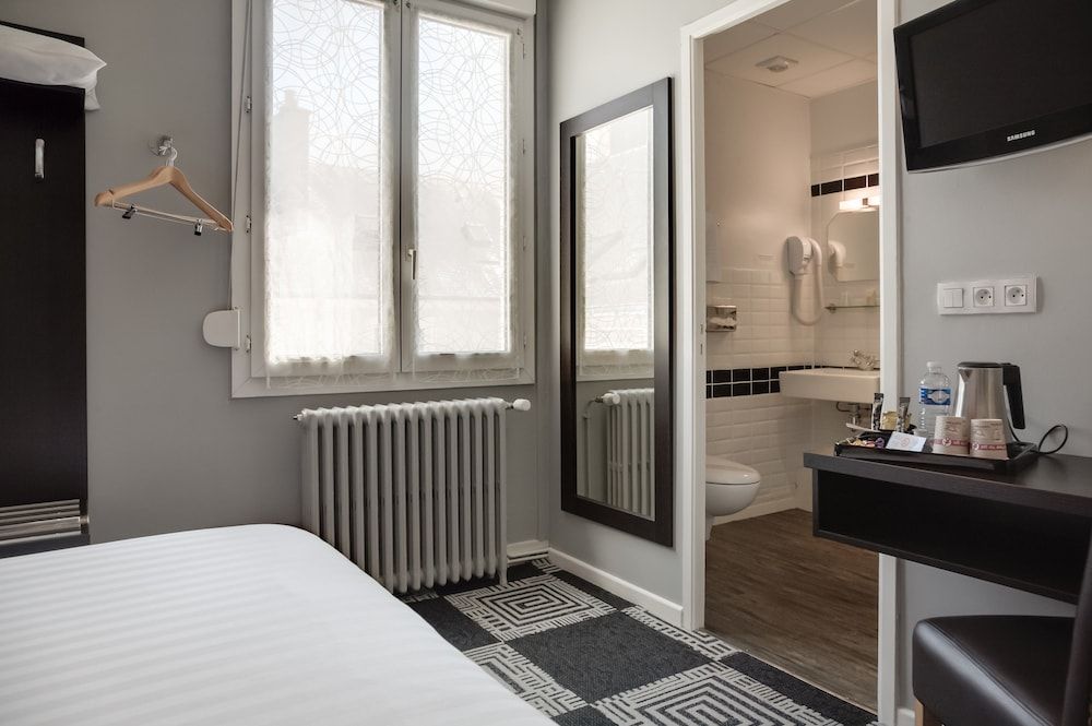 Hôtel Le Charleston Standard Double Room 13