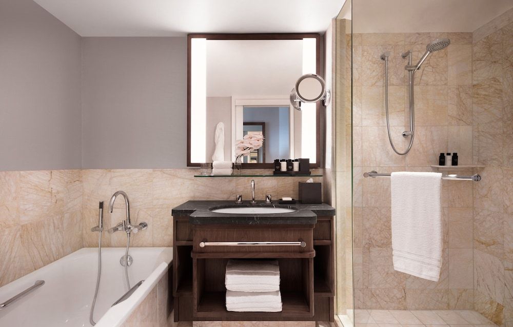 Four Seasons Hotel Sydney Superior City Twin Room 4