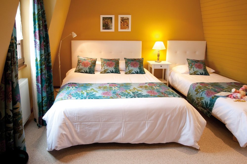 Le Gouverneur Quadruple Room 2