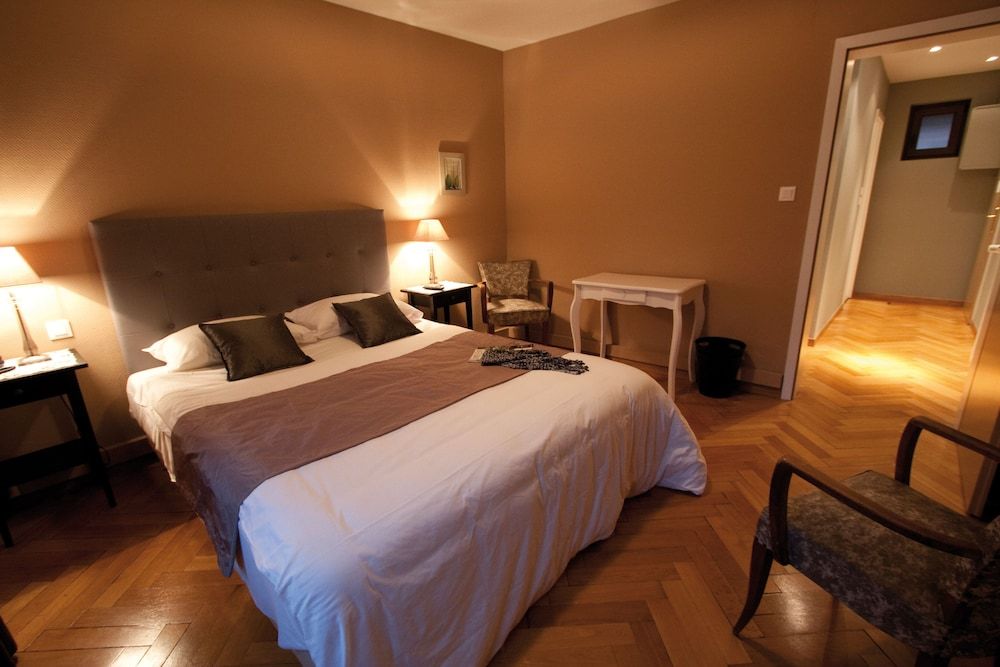 Le Gouverneur Double Room 11