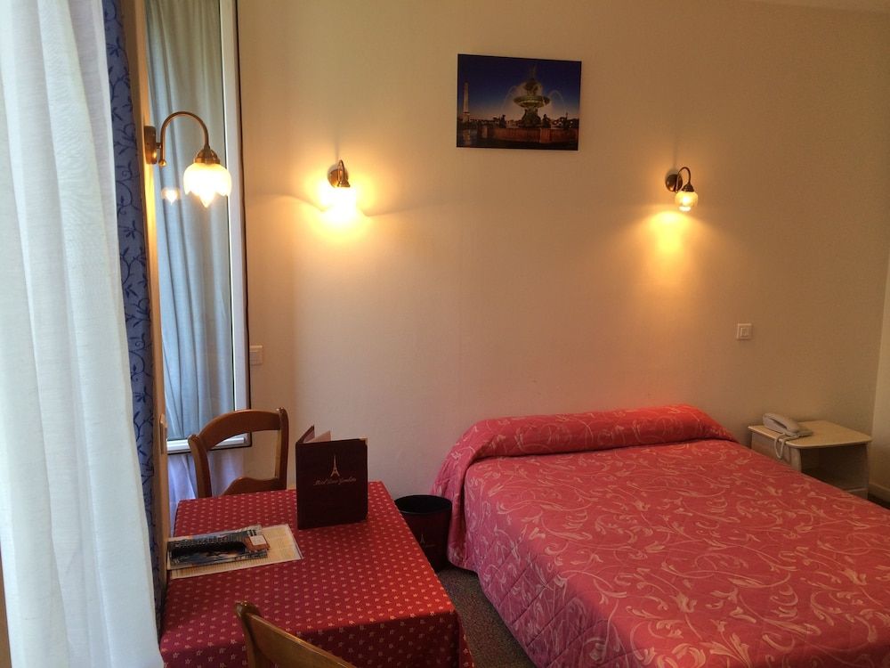 Hotel Paris Gambetta Twin Room with shower 3