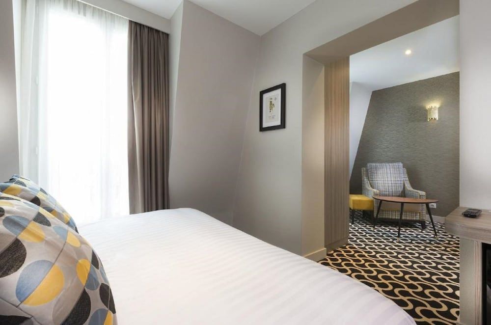 undefined Hôtel International Paris 5