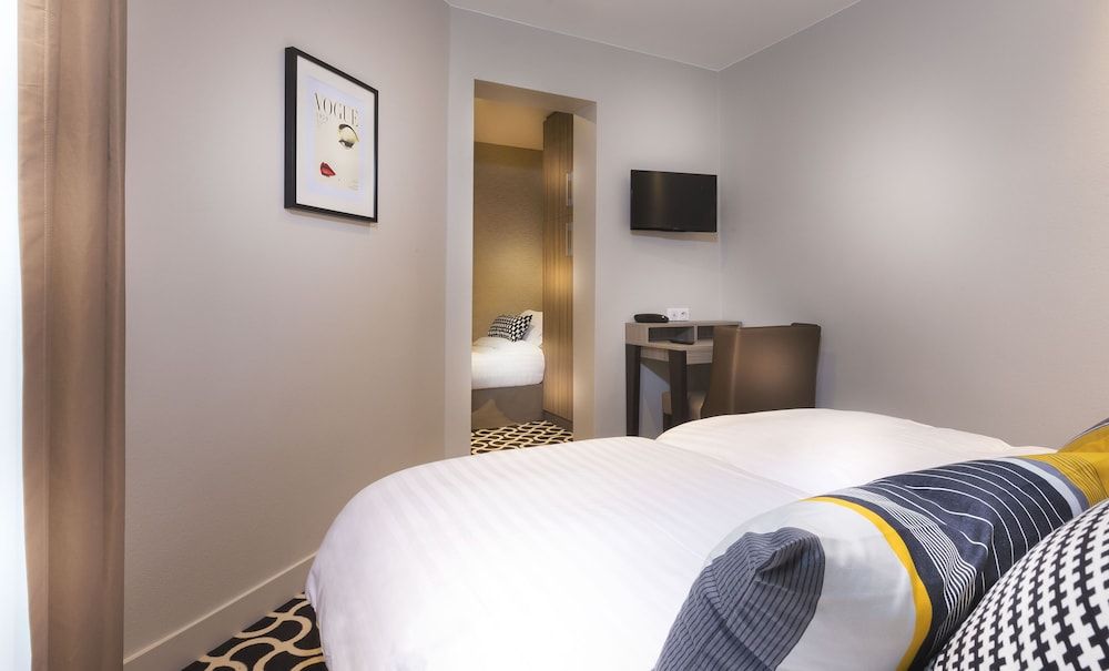 undefined Hôtel International Paris 4