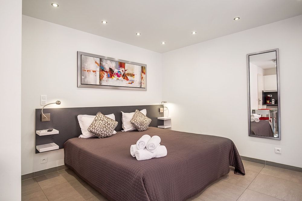 Hôtel de L'Horloge Deluxe Studio, Kitchenette 5