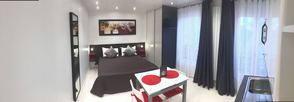 Hôtel de L'Horloge Deluxe Studio, Kitchenette