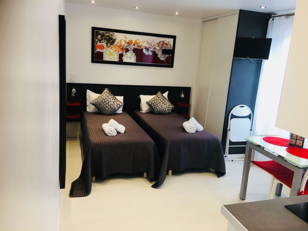 Hôtel de L'Horloge Deluxe Studio, Kitchenette 9