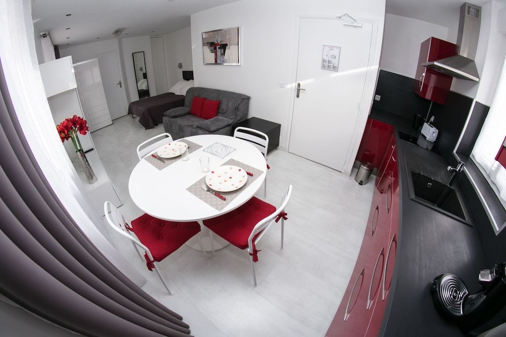 undefined Hôtel de L'Horloge 4