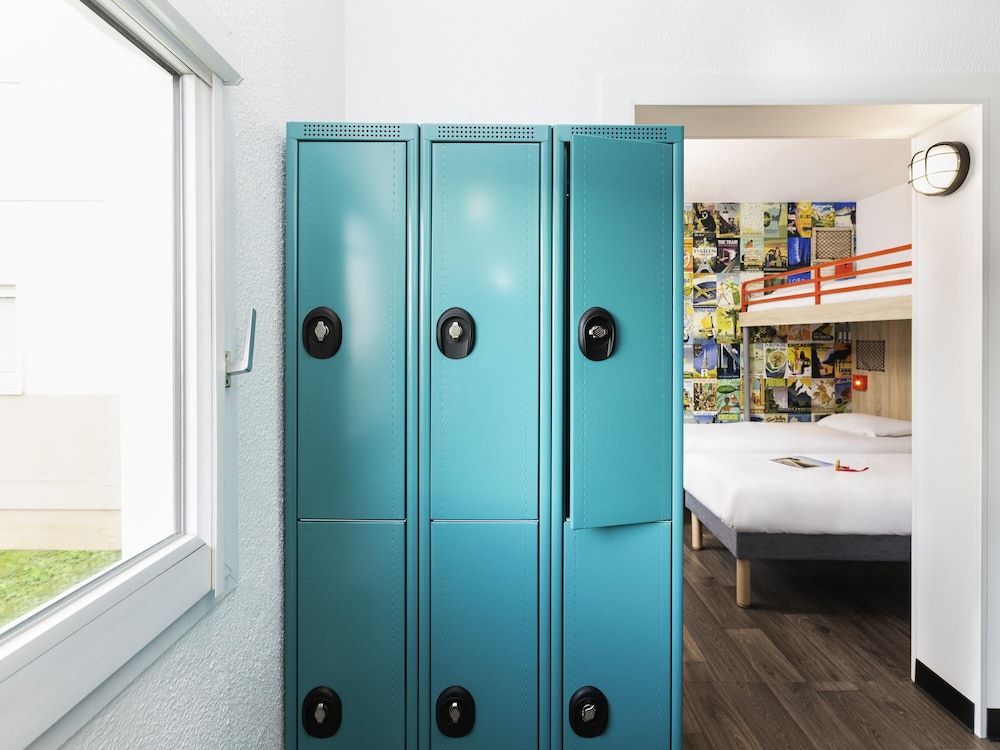 Room, Multiple Beds