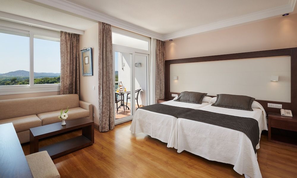Double Room, Tower (Select) (1 Adults + 2 Children)