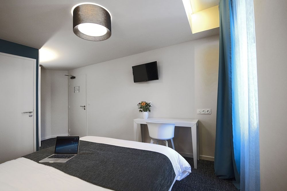 Hôtel Du Port Comfort Double Room 4