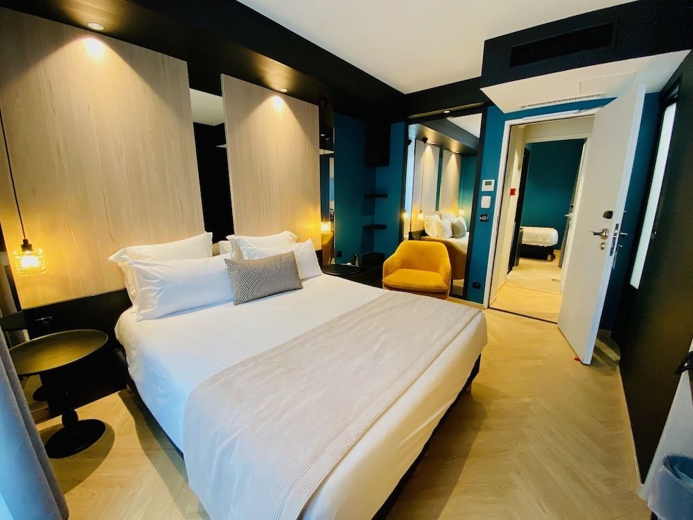Grand Hotel Clichy 2 Connecting Rooms (3 pax) 2