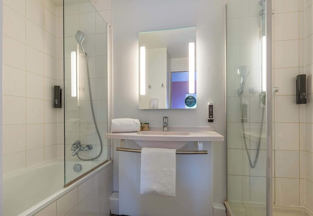 B&B HOTEL Chartres Centre Cathédrale Comfort Double Room, Non Smoking 7