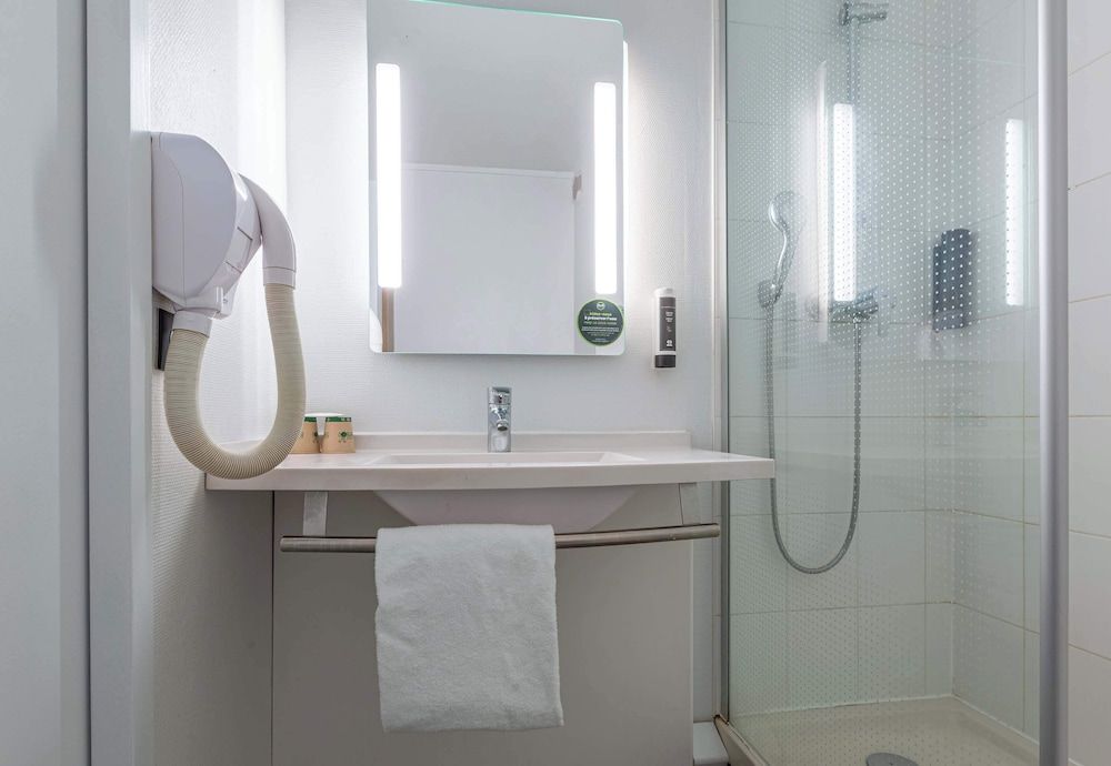 B&B HOTEL Chartres Centre Cathédrale Comfort Double Room, Non Smoking 6