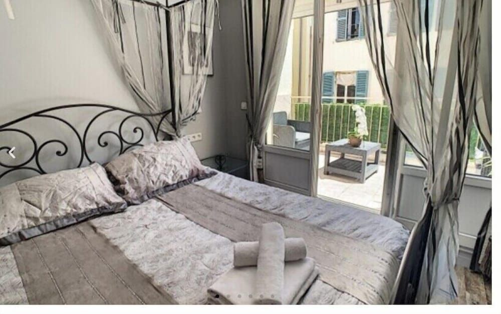 undefined Hôtel le Romanesque 9