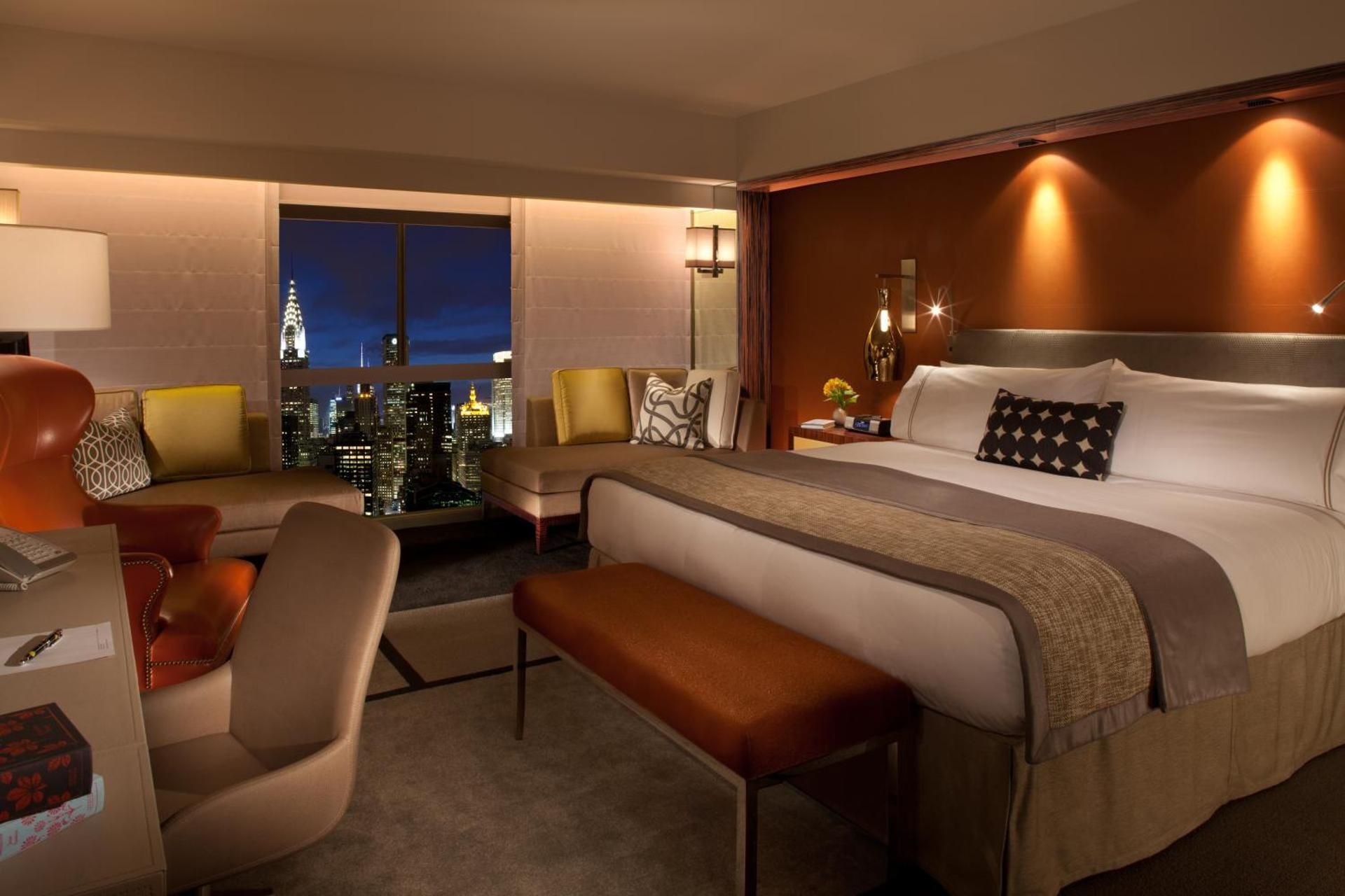 Deluxe King Room with City View