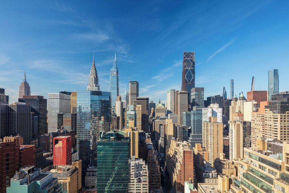 Millennium Hilton New York One UN Plaza 1 Queen Bed 3