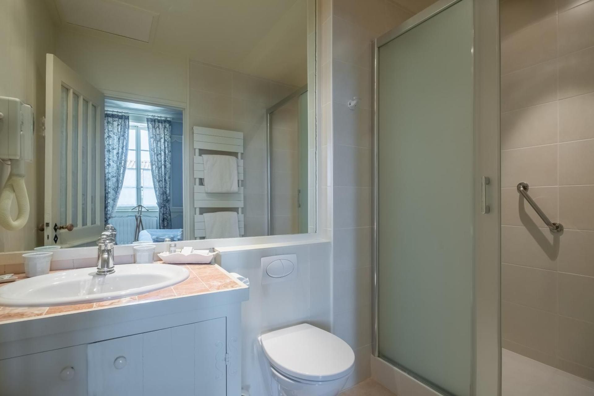 Deluxe Family Suite