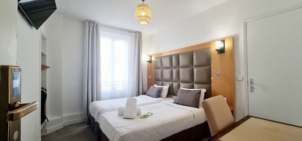 undefined Hotel de France 7