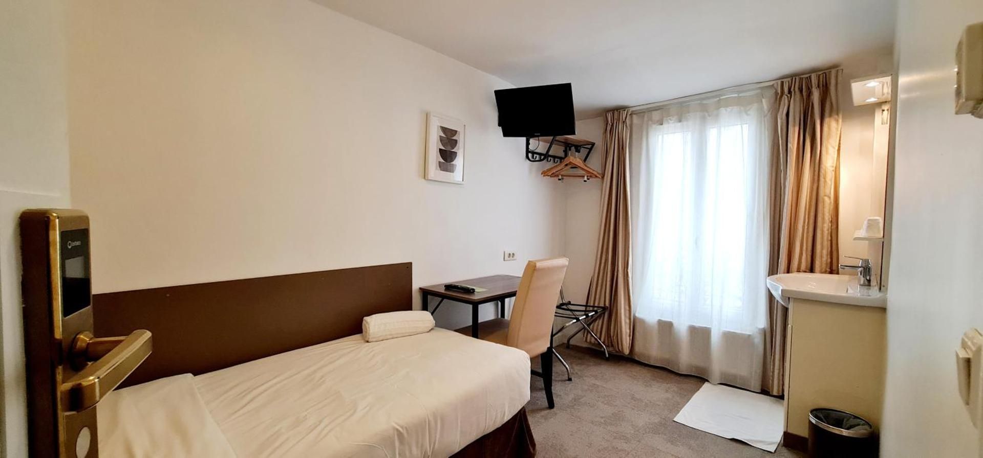 undefined Hotel de France 10