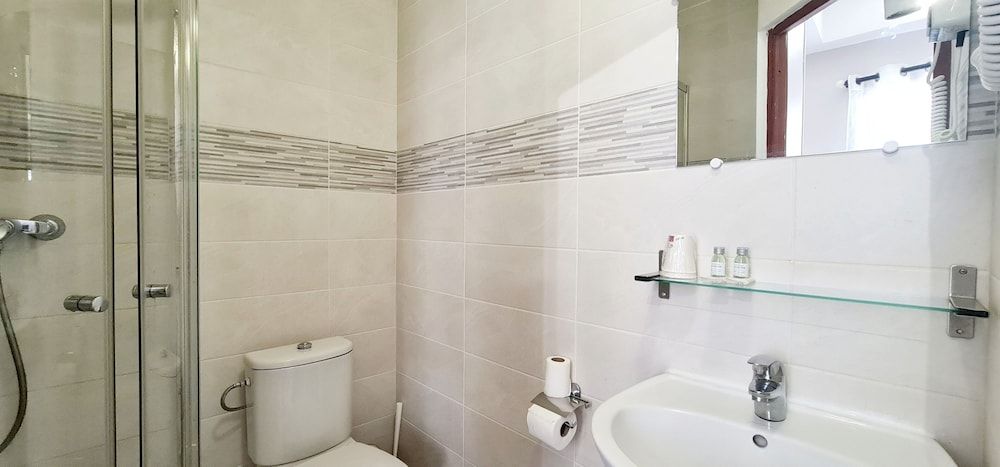 Hotel de France Standard Double Room, 1 Queen Bed 7