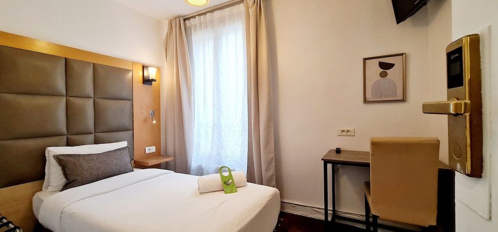 undefined Hotel de France