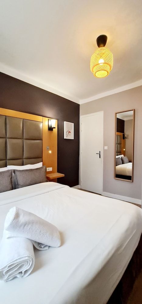 undefined Hotel de France 10