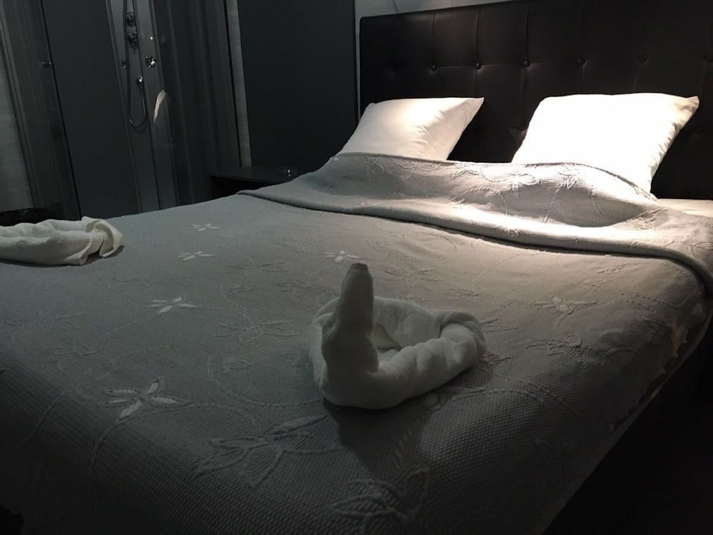 Hôtel Gofen Double Room with Shared Toilets 10