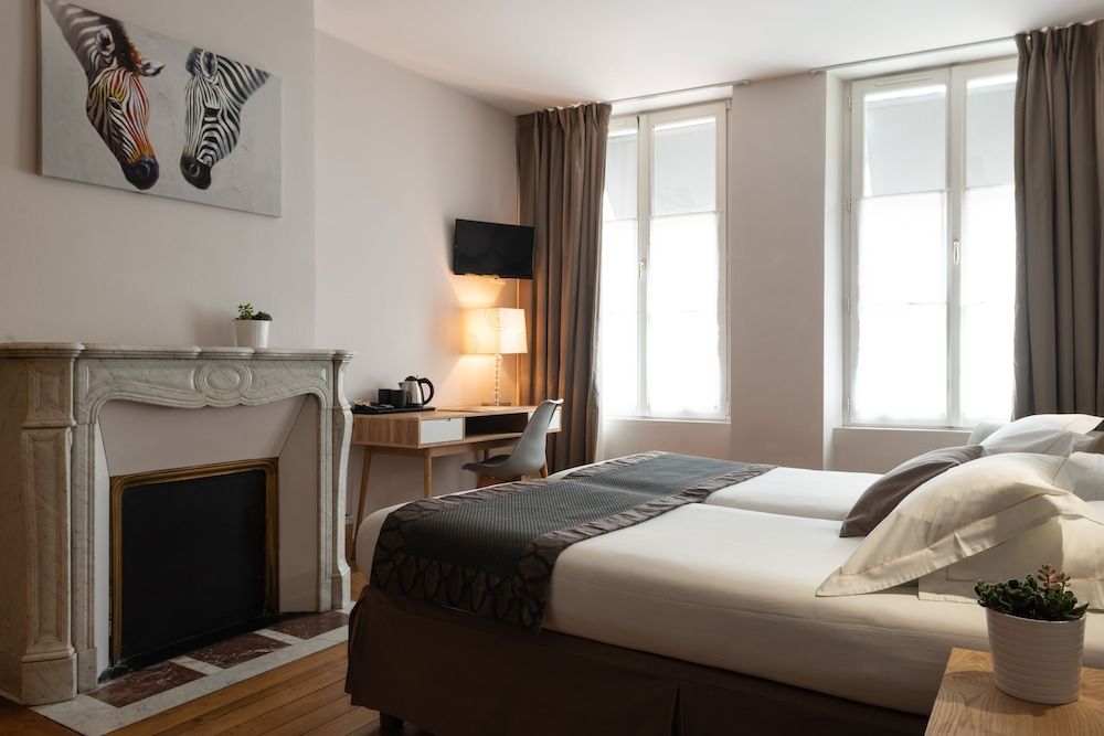 The Originals Boutique Hotel Victoria Fontainebleau Classic Double or Twin Room 3