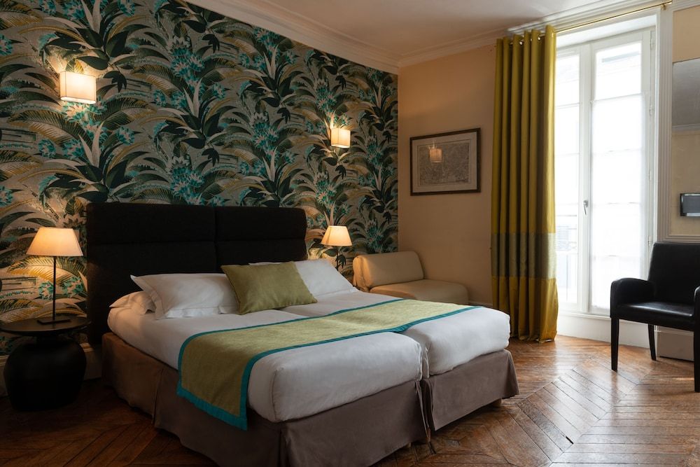 The Originals Boutique Hotel Victoria Fontainebleau Family Room 4