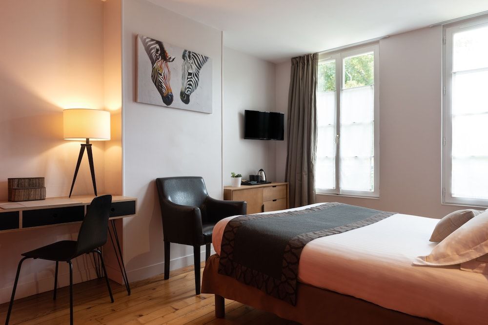 The Originals Boutique Hotel Victoria Fontainebleau Classic Double or Twin Room 4