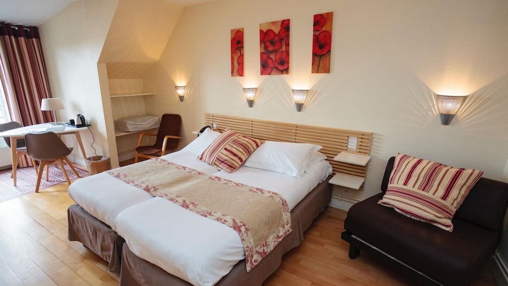 The Originals Boutique Hotel Victoria Fontainebleau Family Room 2