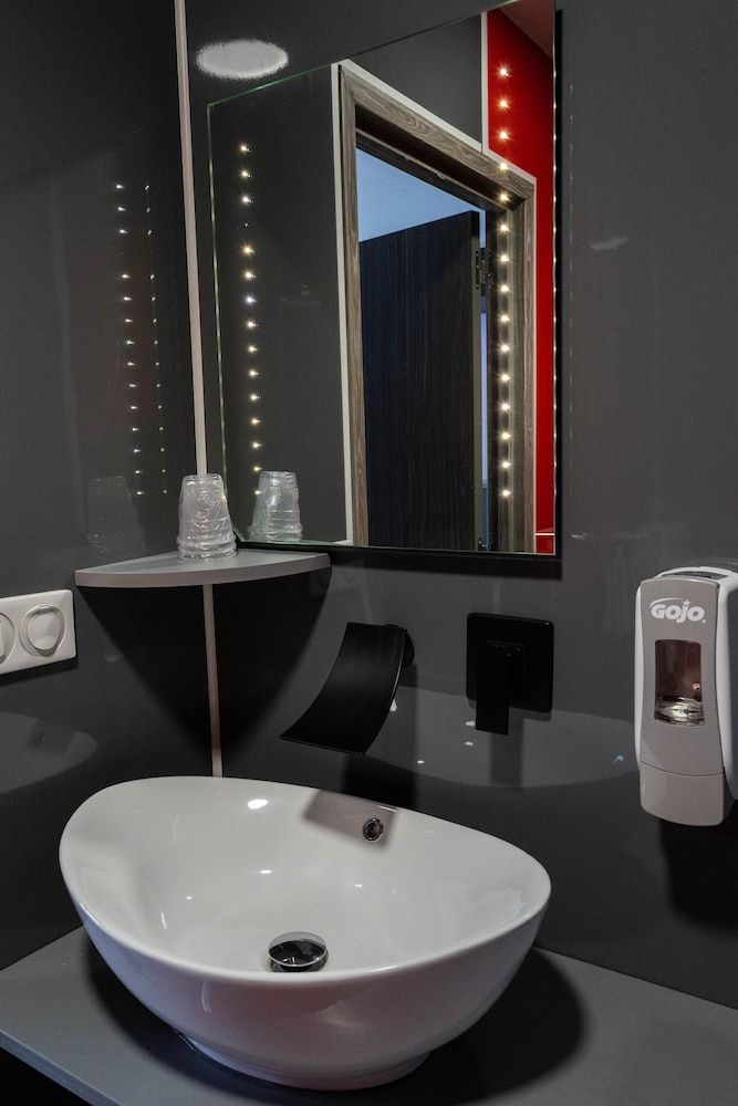 Hôtel Rocade Triple Room 5