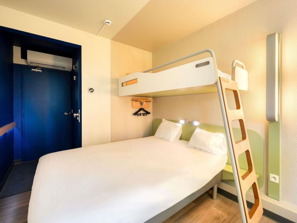 Triple Room, Multiple Beds