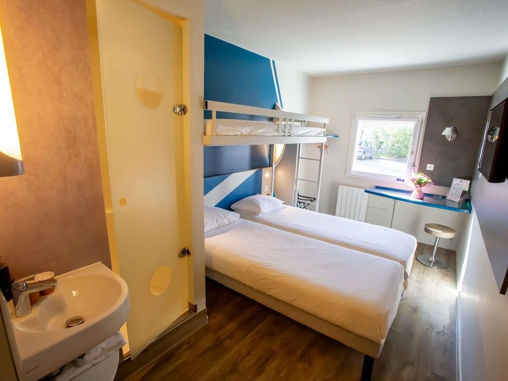 Triple Room, Multiple Beds