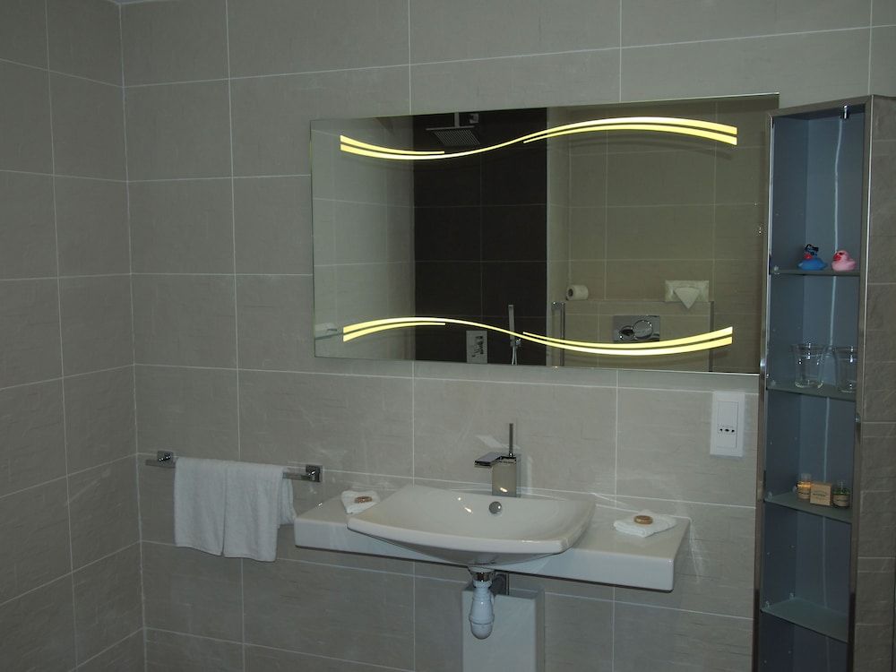 Le Manoir De Gressy Twin Room, Garden View (terrace) 2