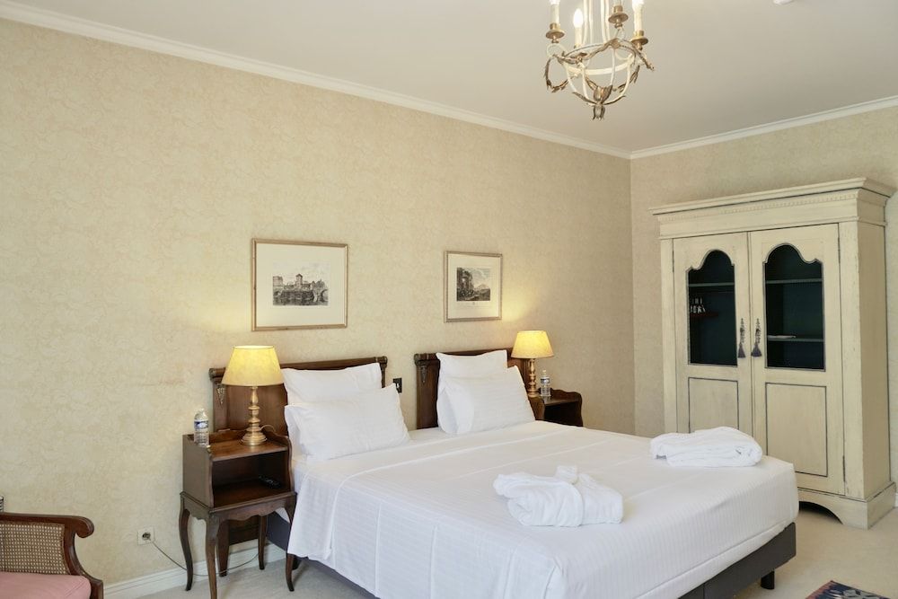 Le Manoir De Gressy Classic Room, Terrace, Garden View