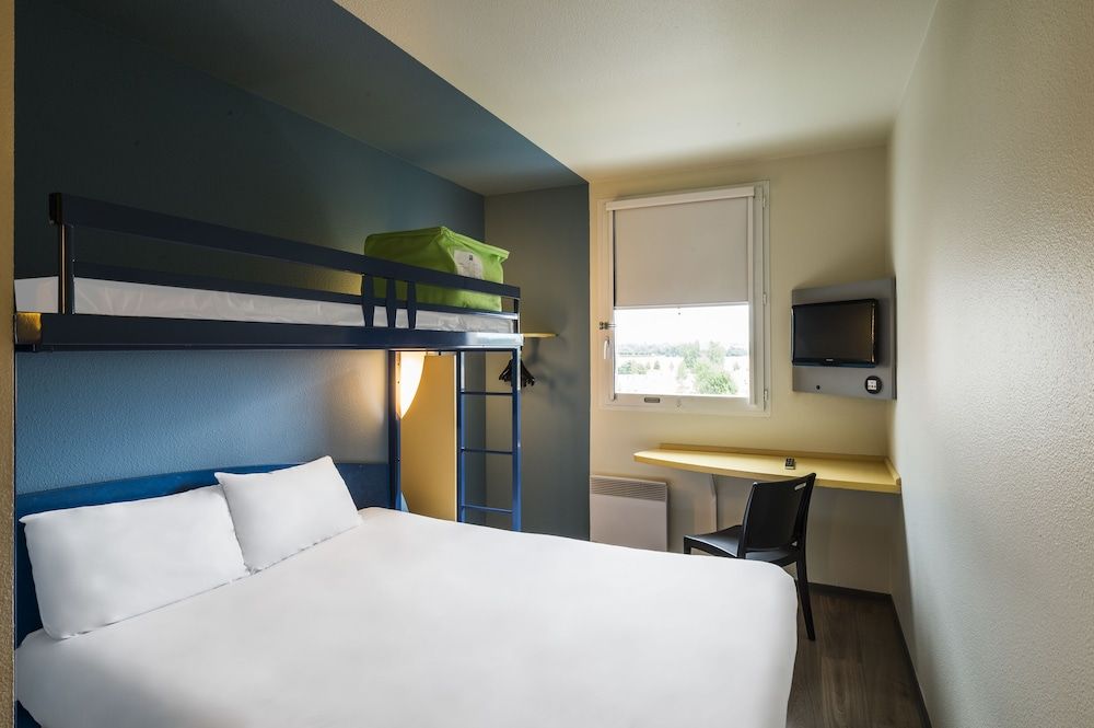 Room, Multiple Beds