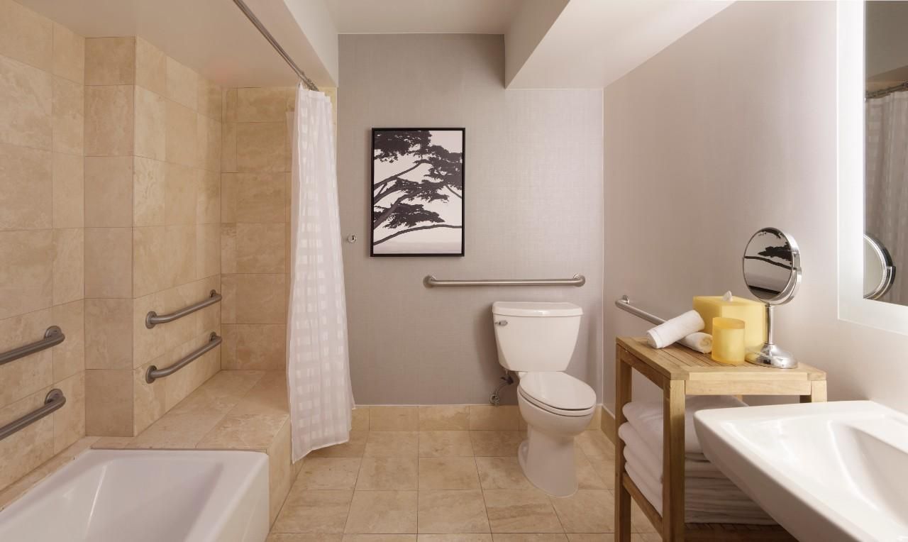 1 King Bed, ADA Tub