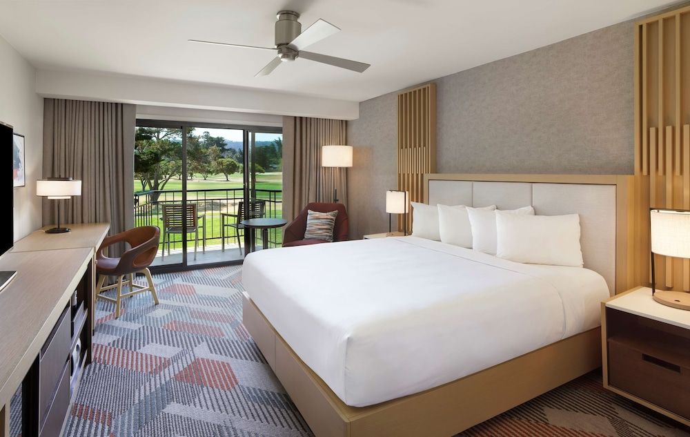 Hyatt Regency Monterey Hotel & Spa Room, 1 King Bed, Accessible, Bathtub 2